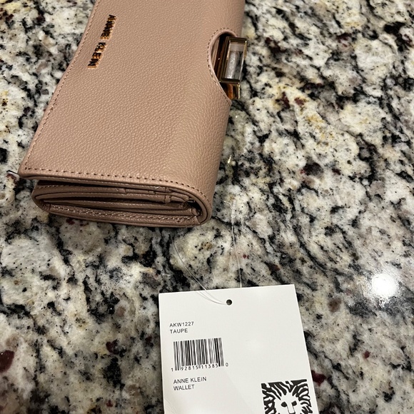 Anne Klein Pink Wallet - Picture 4 of 6
